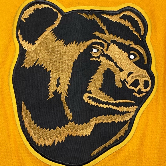 Vintage 90s Boston Bruins Pooh Bear Jersey # Jim Carey GOALIE CCM sz M fits M/L - Picture 2 of 10